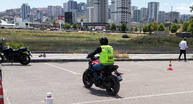 motosiklet okulu eğitimler